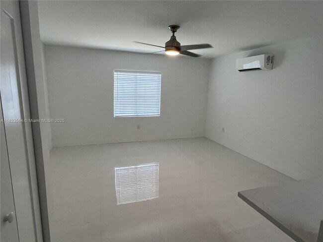 Building Photo - 29905 SW 149th Ct