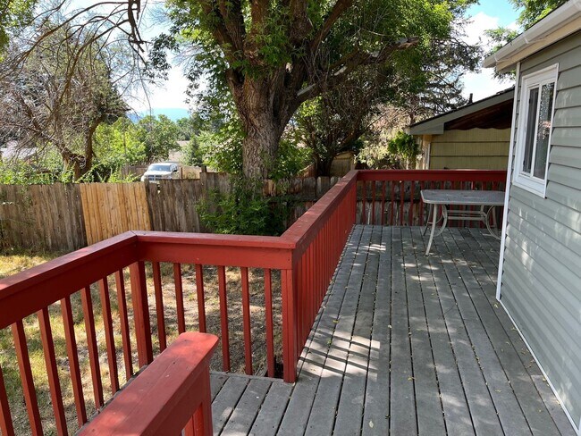 Building Photo - 2 bedroom 1 bathroom house