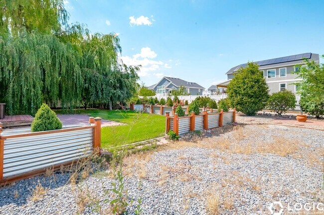 Building Photo - 5878 Arlinridge Dr