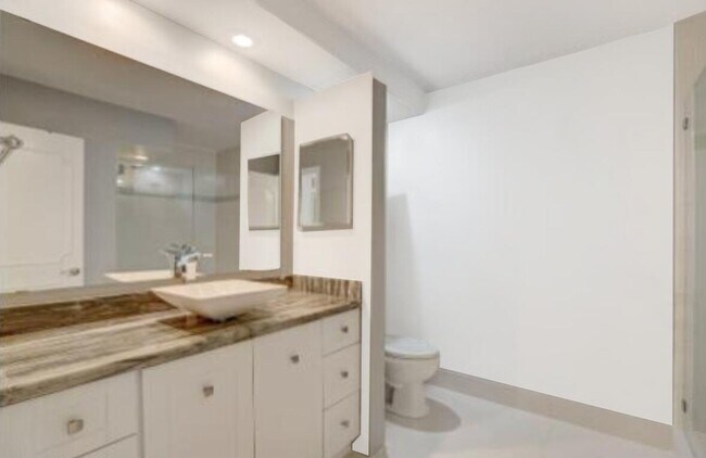 Building Photo - 1390 S Ocean Blvd