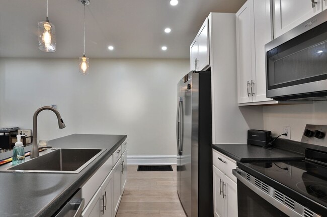 Building Photo - 103 Frambes Ave