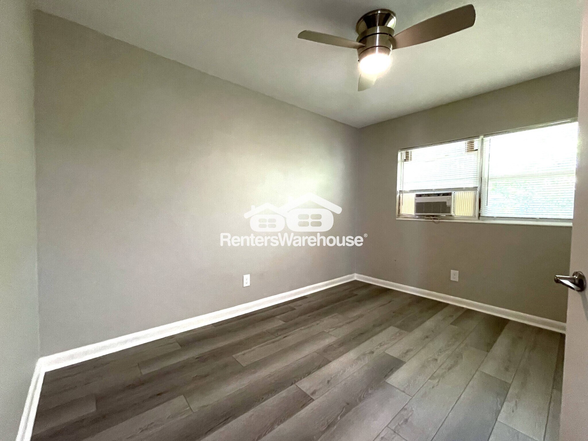 Building Photo - 310 S Arcturas Ave