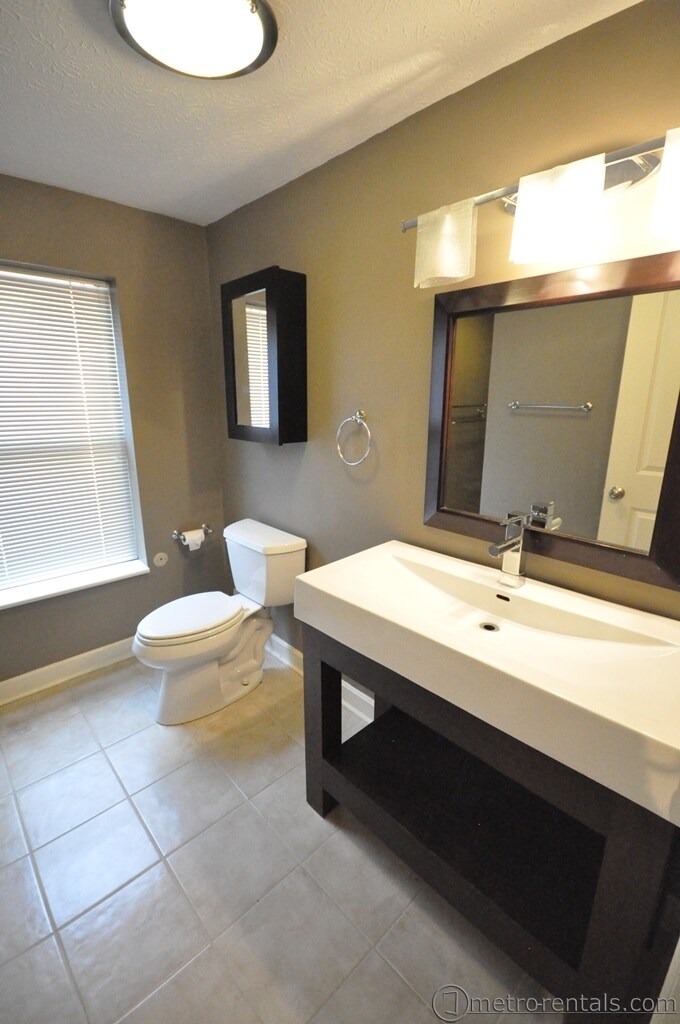 Building Photo - 820 Summit St