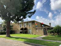 Building Photo - 1215 N Dresden Pl
