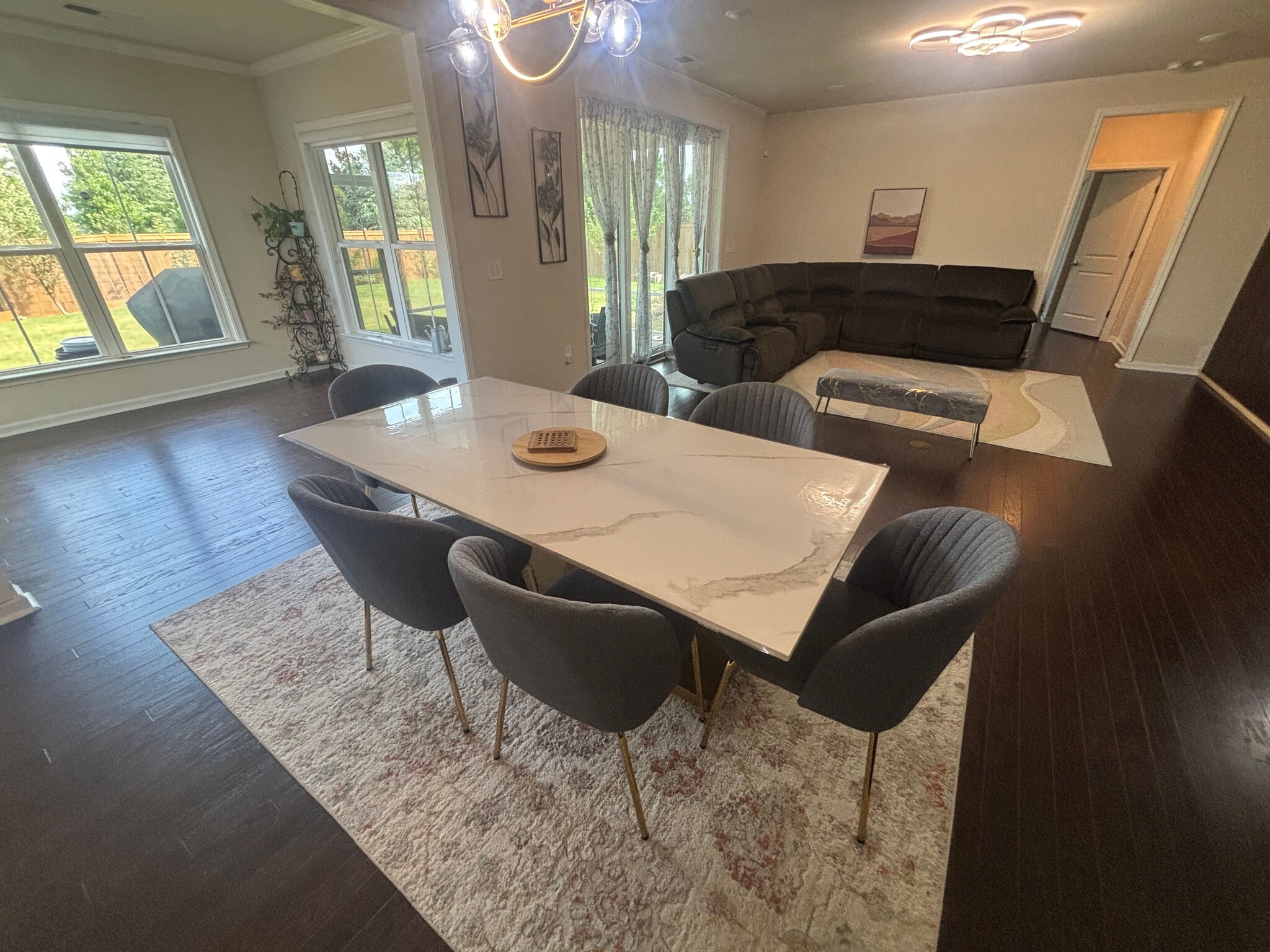 Building Photo - Room in House on Aintree Ave