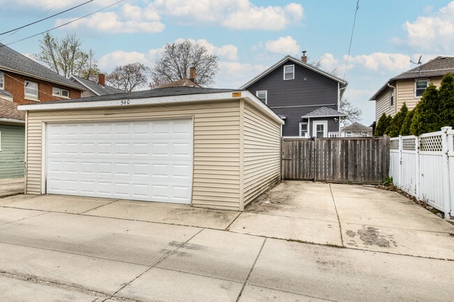 Building Photo - 540 Lyman Ave