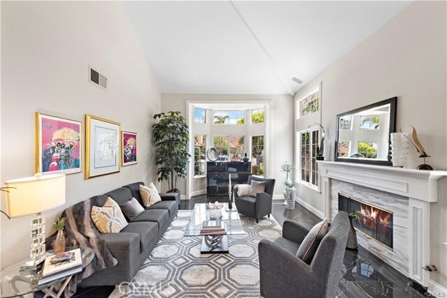 Building Photo - 25606 Stratford Pl