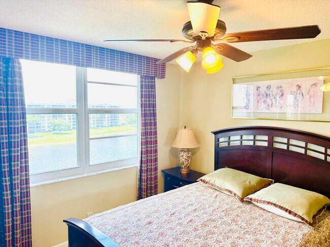 Building Photo - 3051 N Course Dr