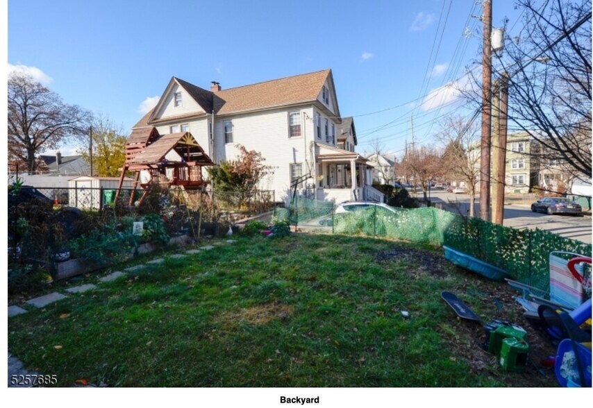 Building Photo - 26 Ella St