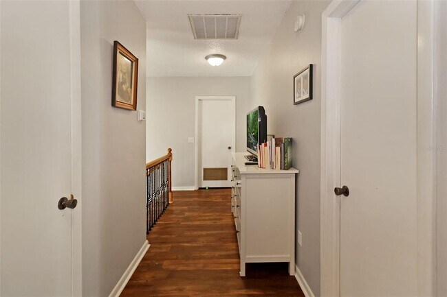 Building Photo - 18423 Swan Lake Dr