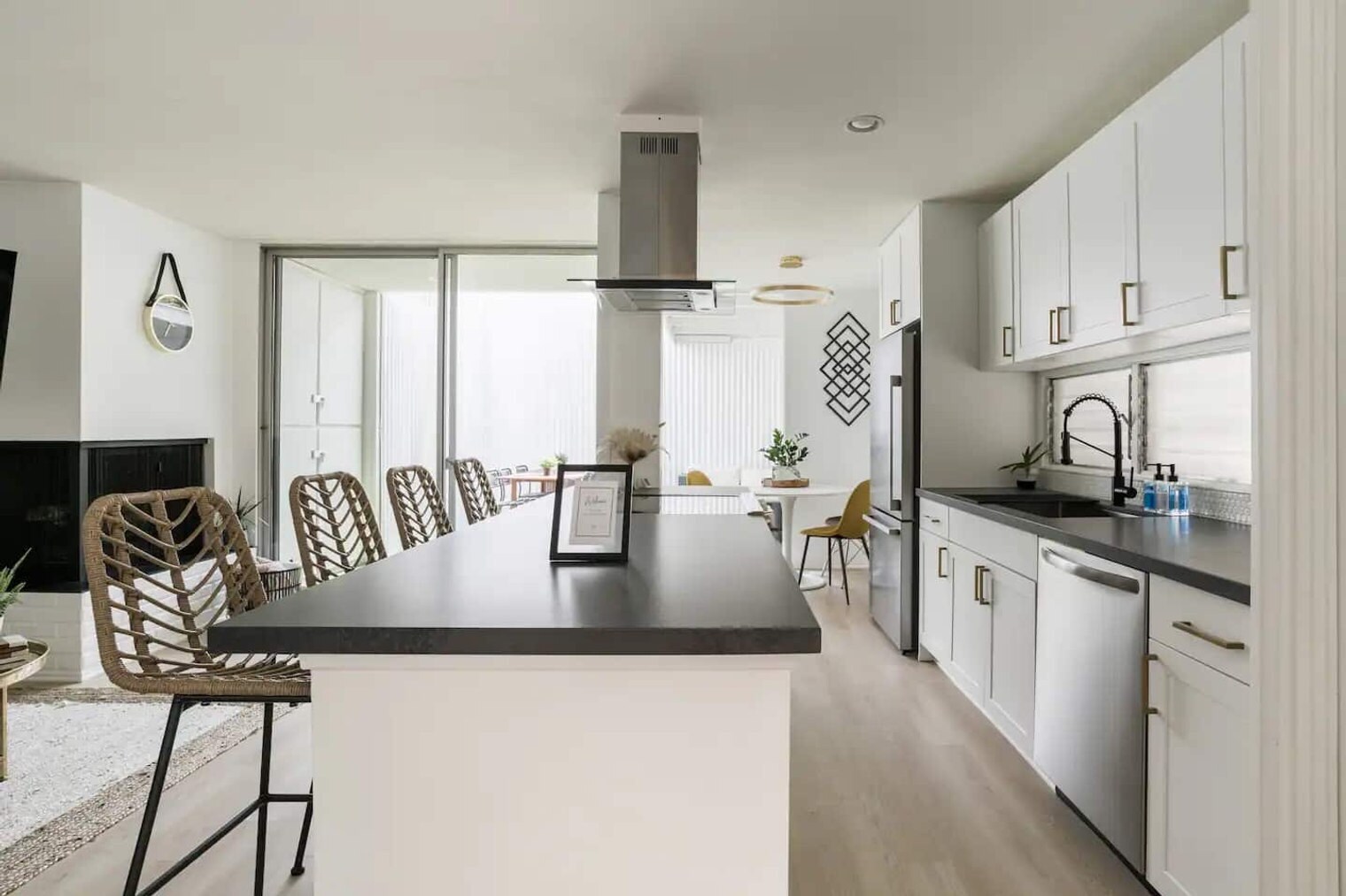 Building Photo - 1773 Torrance St