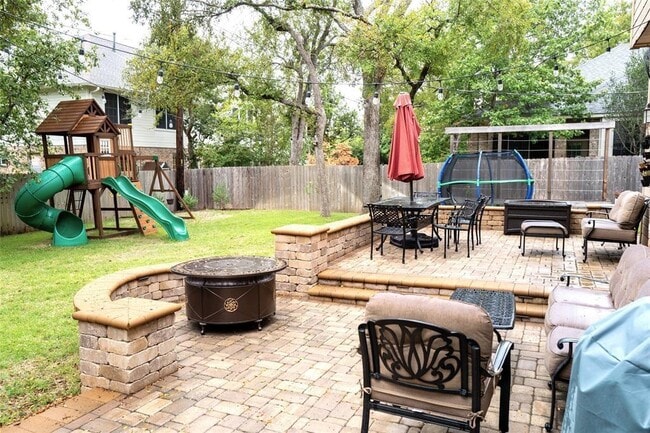 Building Photo - 10106 Vaquero Trail