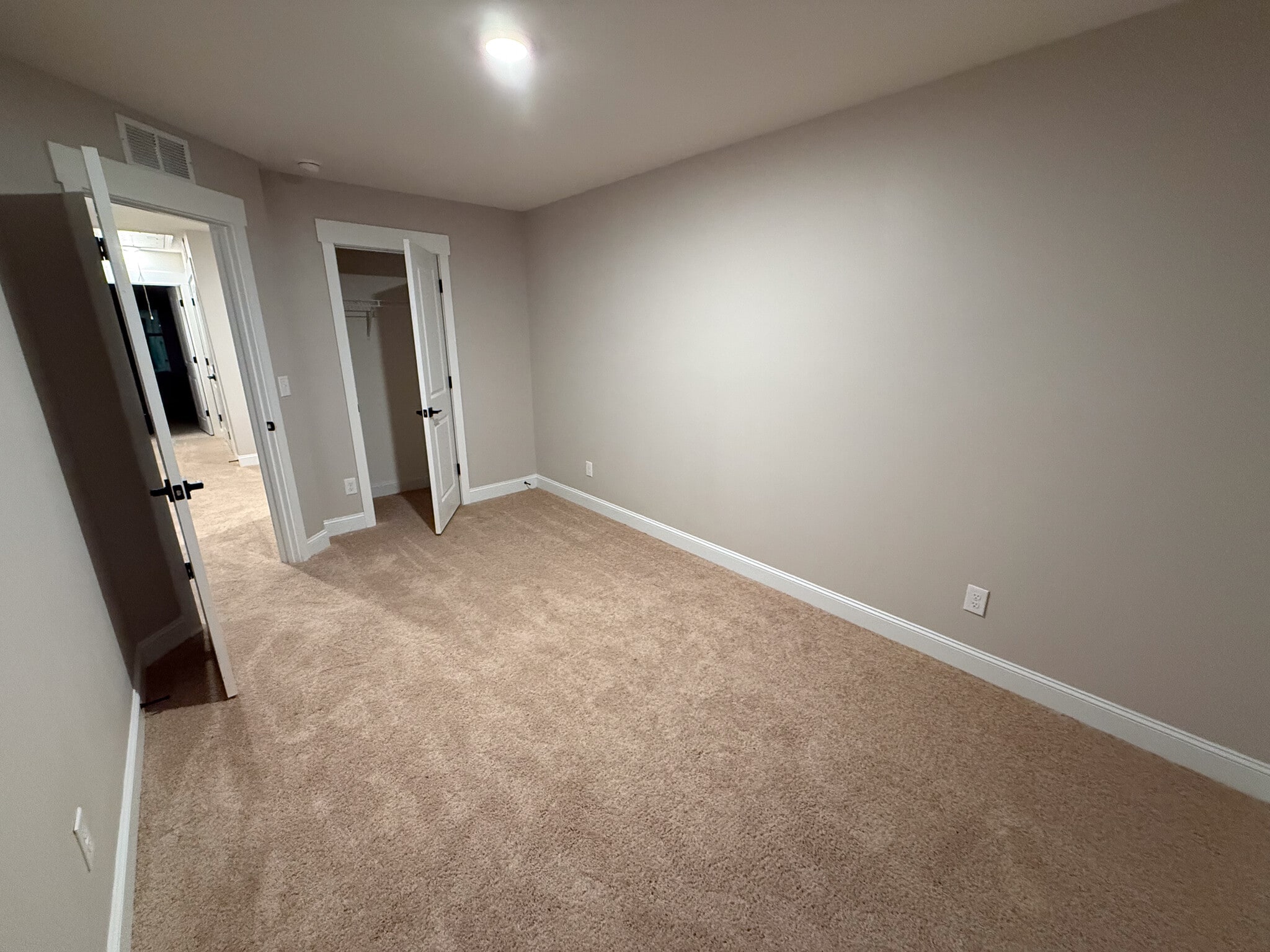 Building Photo - 147 Hyacinth Ln