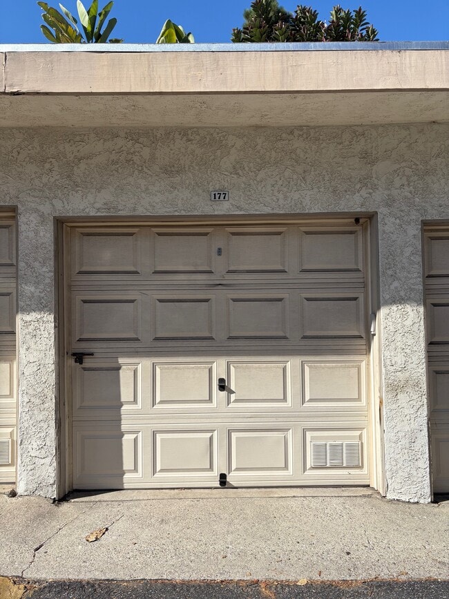 Building Photo - 5874 Bowcroft St