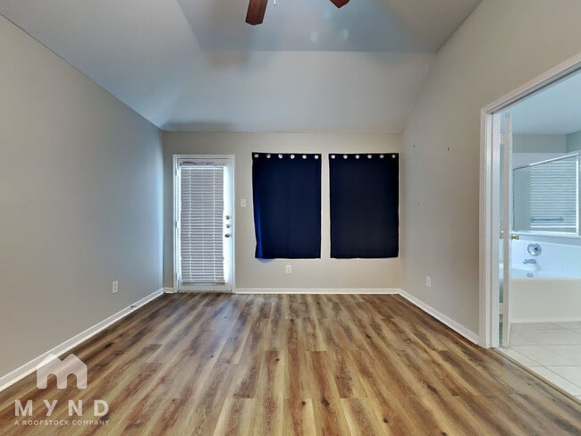 Building Photo - 15403 Hickory Dale St