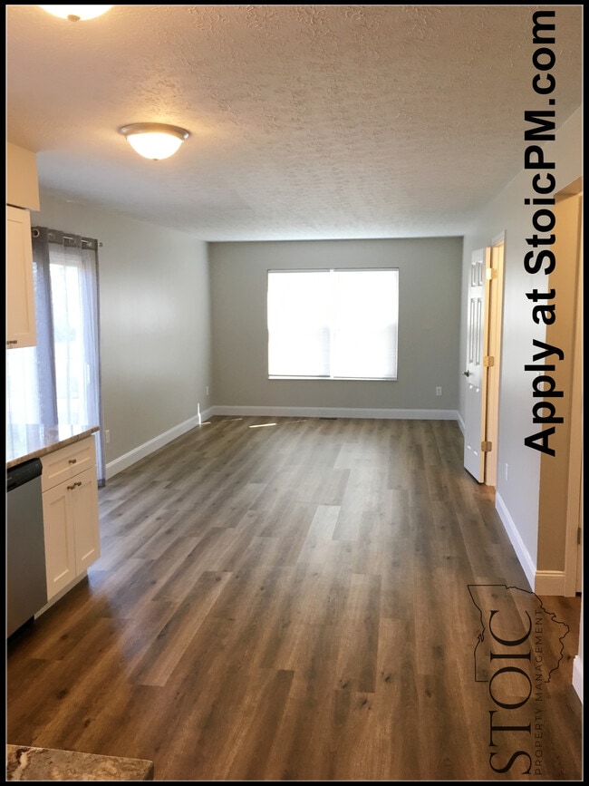 Building Photo - 2810 Raphael Dr