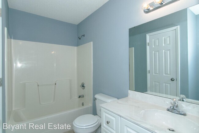 Building Photo - 4106 Breezewood Dr