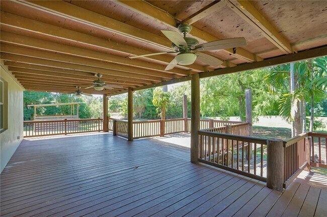 Building Photo - 5550 SW 130th Ave