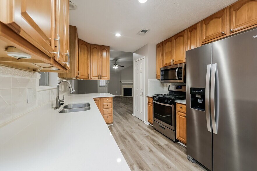 Building Photo - 18718 Timber Trace Dr