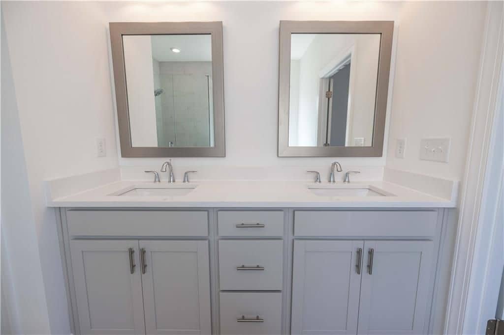 Building Photo - 530 Healy Dr