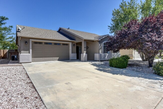 Primary Photo - Nice home in Granville
