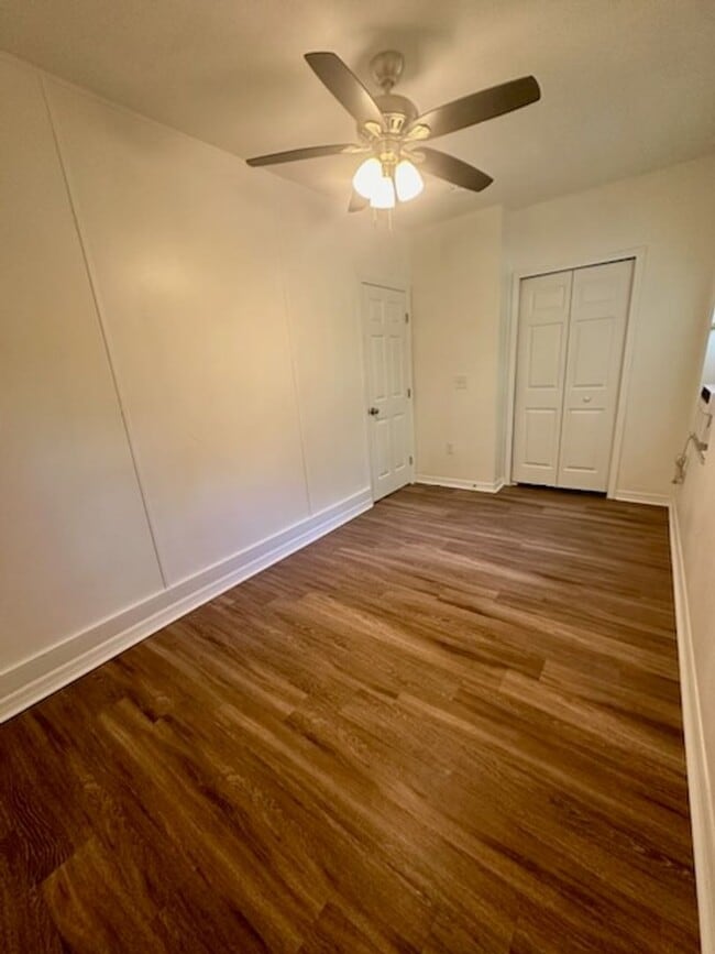 Building Photo - 1 BEDROOM 1 BATH SUITE