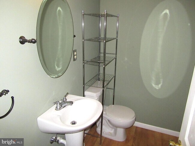 Building Photo - 525 Southampton Ln