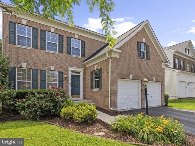 Building Photo - 43103 Lake Ridge Pl