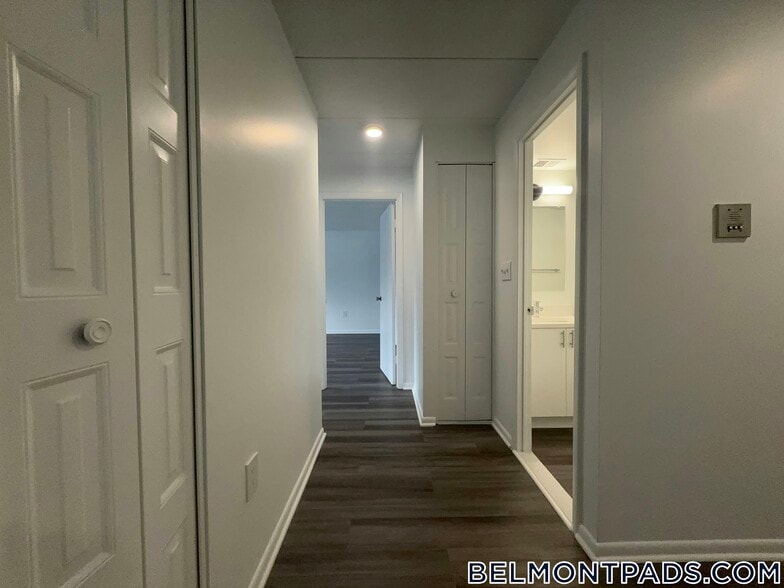 Building Photo - 53 Hill Rd