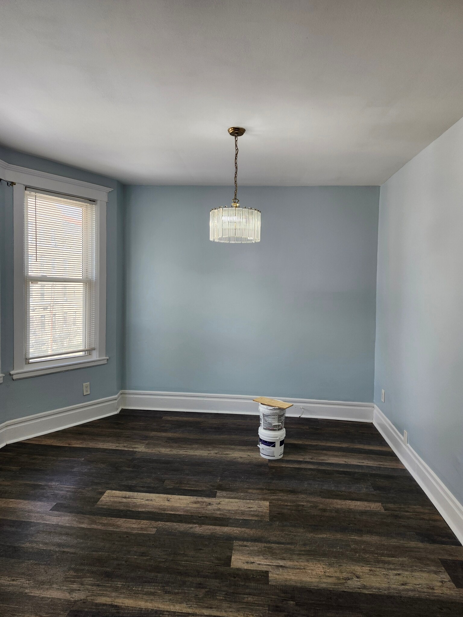 1st room- fits up to Queen size - 70 Valentine St