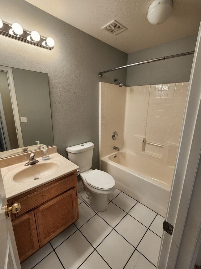 Building Photo - 57062 Millstone Dr