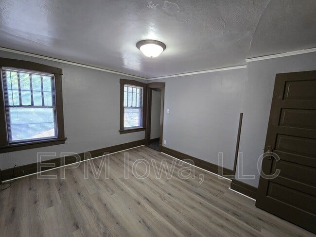 Building Photo - 506 Fowler St