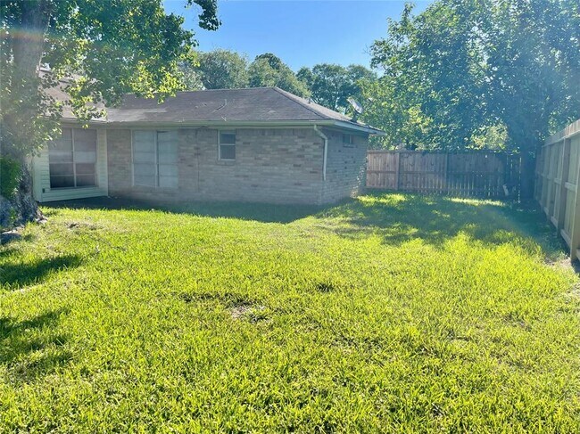 Building Photo - 22615 Indian Knoll Dr