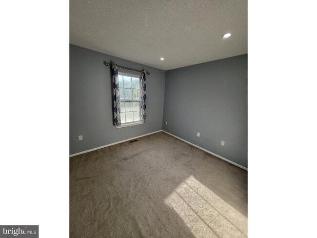 Building Photo - 6 Halstead Pl