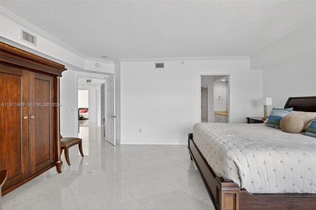 Building Photo - 3370 Hidden Bay Dr