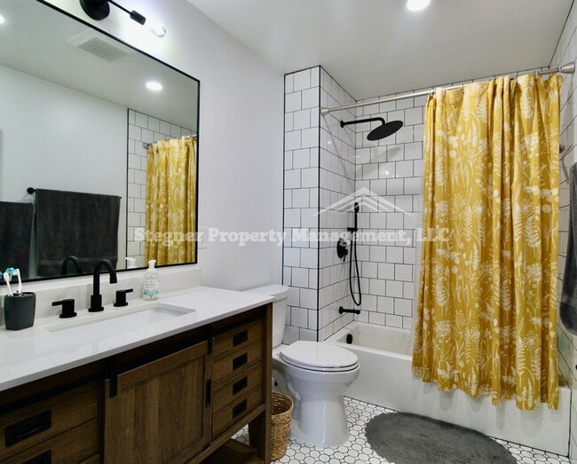 Building Photo - Incredible Updated Home