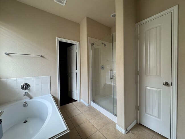 Building Photo - 19038 W Windhaven Terrace Trail