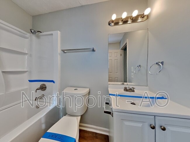 Building Photo - 2741 Oxford Dr