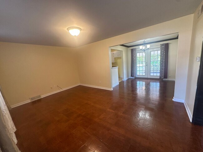 Building Photo - 2524 Eagle Dr