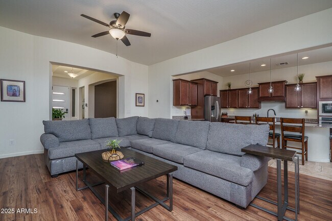 Building Photo - 14757 W Pasadena Ave