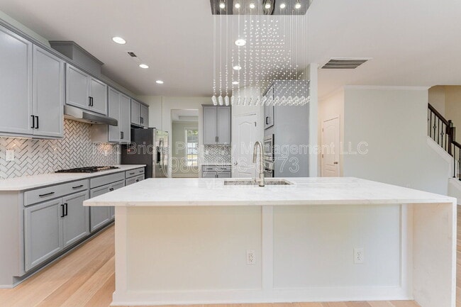 Building Photo - 139 Brackenbury Ln