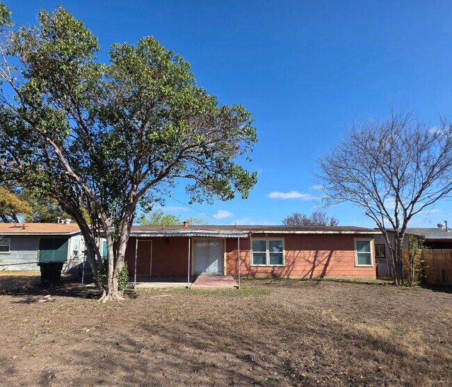 Building Photo - Charming remodeled 3-bedroom home for lease!