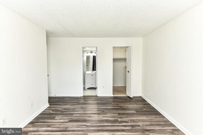 Building Photo - 10204 Bushman Dr