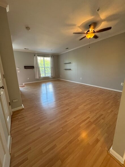 Living Room - 61 Harbour Heights Dr
