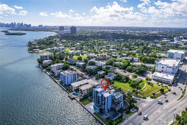 Building Photo - 7899 NE Bayshore Ct