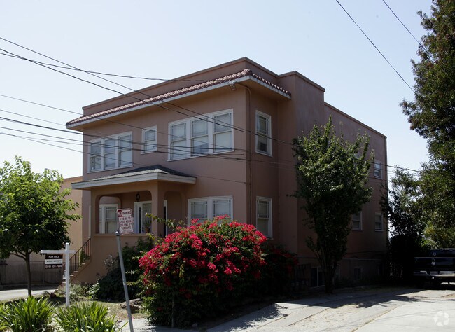 Building Photo - 1131 Bella Vista Ave