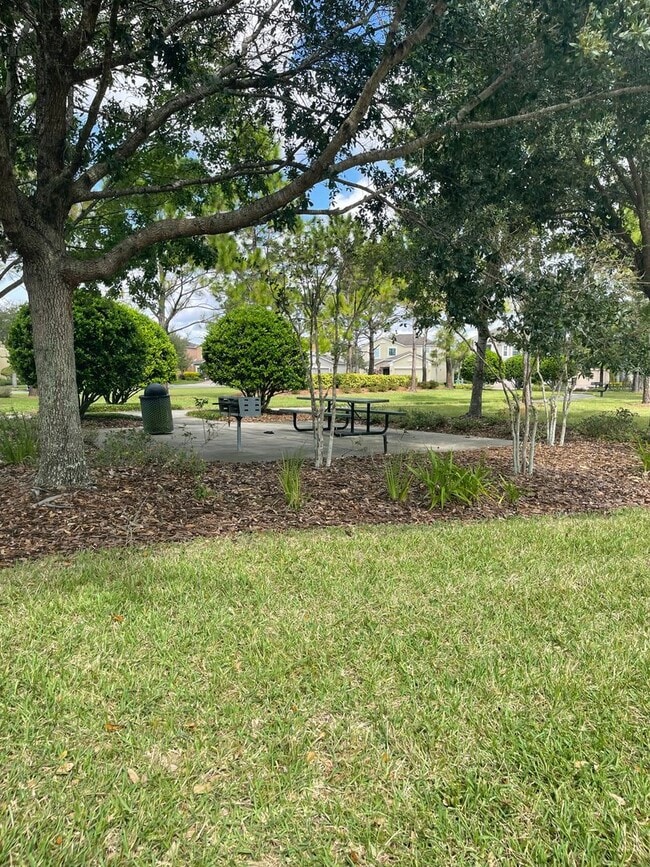 Building Photo - 5 bed / 2.5 bath Lake Nona Townhome!