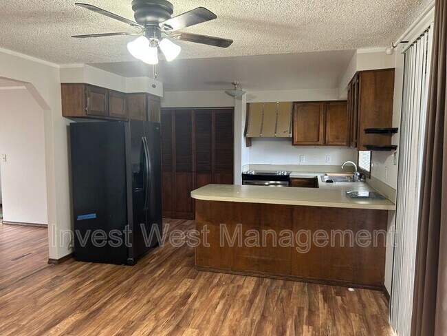 Building Photo - 14912 NE 47th St