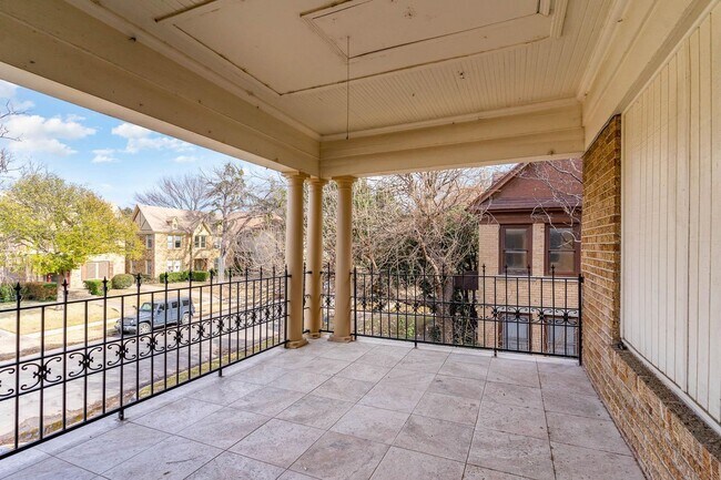 Building Photo - 4008 Herschel Ave