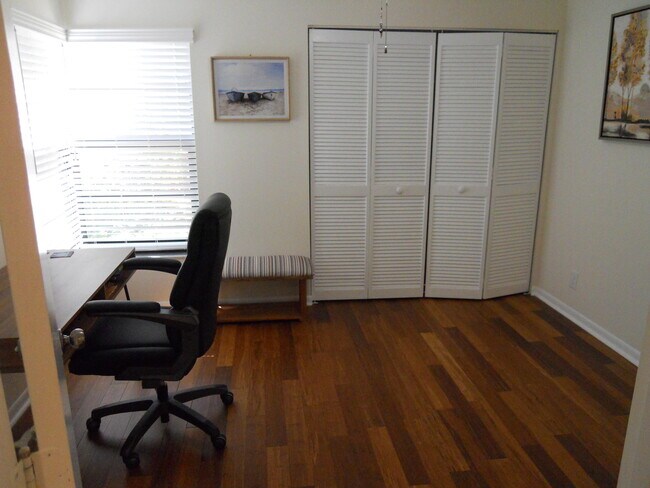 Building Photo - 8199 Springlake Dr